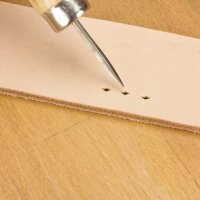 Rautenförmige Nähahle / Sattlerahle